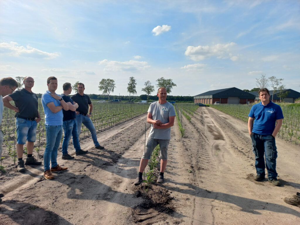 Zonovergoten boomkwekerijmiddag bij vruchtboomkwekerij Van Montfort in Bergeijk 